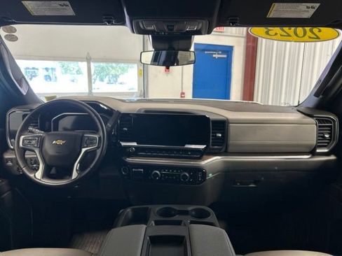 Used 2023 Chevrolet Silverado 1500 LT w/ Z71 Off-Road Package AWD/4WD image 15