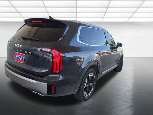 Used 2025 Kia Telluride S FWD image 2