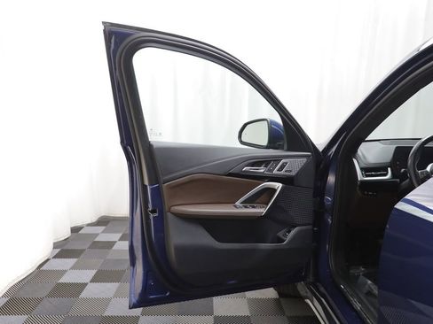 Certified 2025 BMW X1 xDrive28i w/ Premium Package image 4