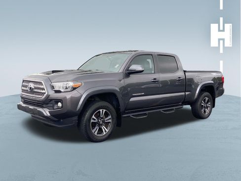 Used 2016 Toyota Tacoma TRD Sport w/ Towing Package RWD image 3