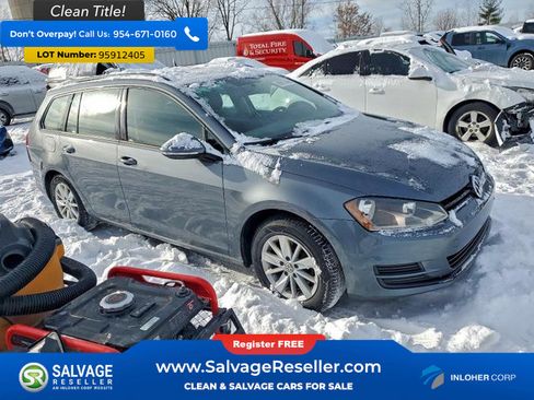 Used 2017 Volkswagen Golf SportWagen image 5