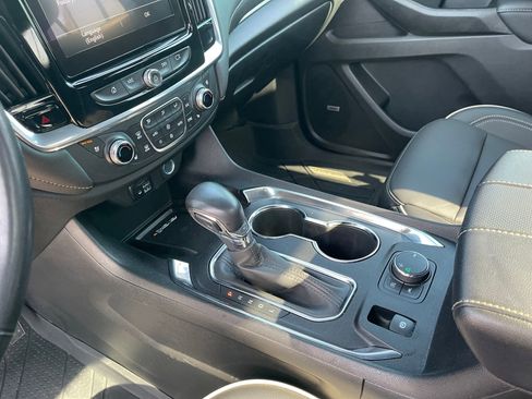 Used 2022 Chevrolet Traverse Premier image 20