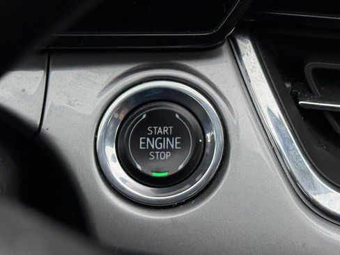 Used 2024 Chevrolet Trax LT w/ Sunroof Package image 28