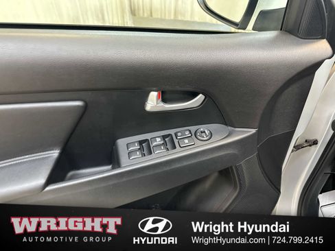 Used 2015 Kia Sportage LX AWD/4WD image 10