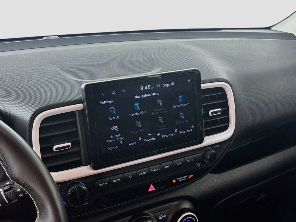 Certified 2024 Hyundai Venue Limited FWD image 13