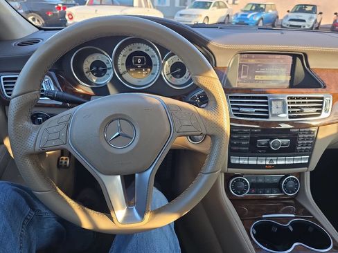 Used 2012 Mercedes-Benz CLS 550 image 34