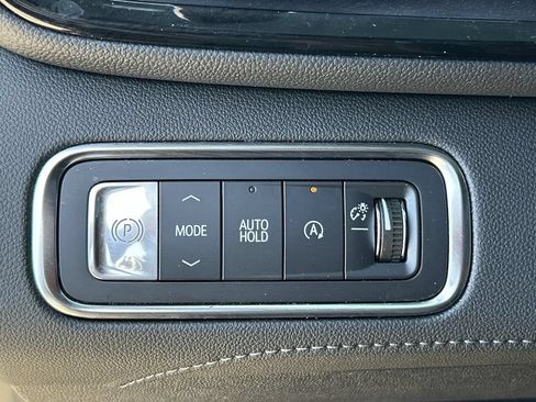 Used 2025 Buick Enclave Sport Touring FWD image 18