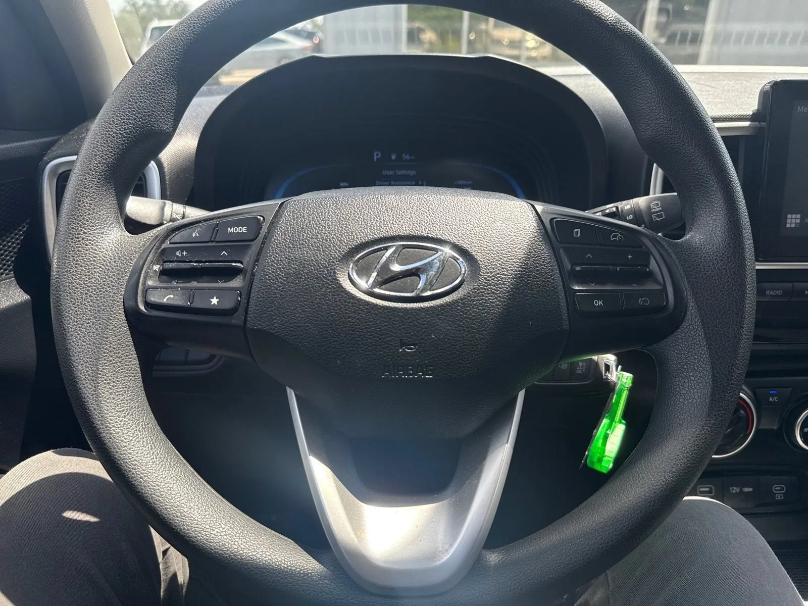 Used 2023 Hyundai Venue SE FWD image 15