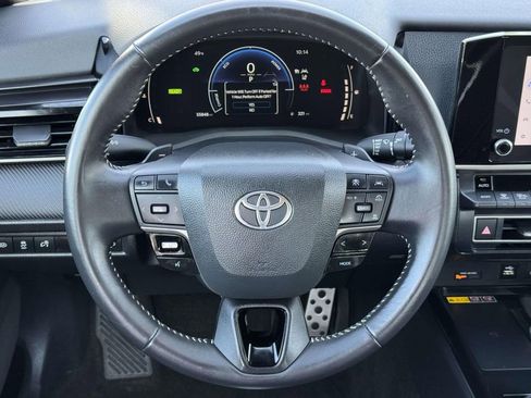 Used 2025 Toyota Camry SE image 11