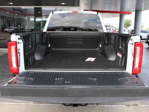 Used 2023 Ford F250 XLT w/ FX4 Off-Road Package AWD/4WD image 31