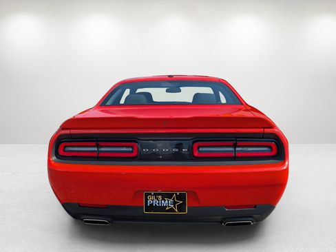 Used 2020 Dodge Challenger SXT RWD image 6