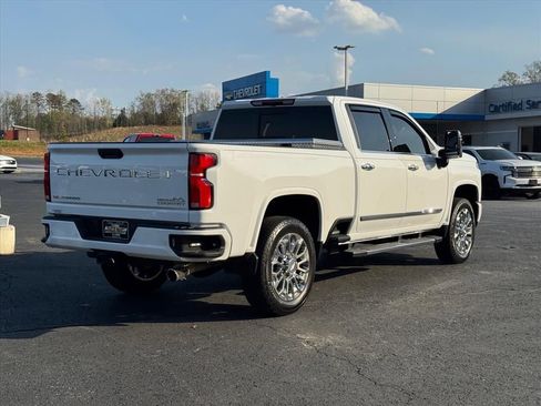 Used 2025 Chevrolet Silverado 2500 High Country AWD/4WD image 3