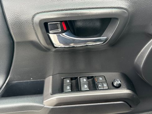 Used 2023 Toyota Tacoma TRD Sport w/ Advanced Technology Package image 11