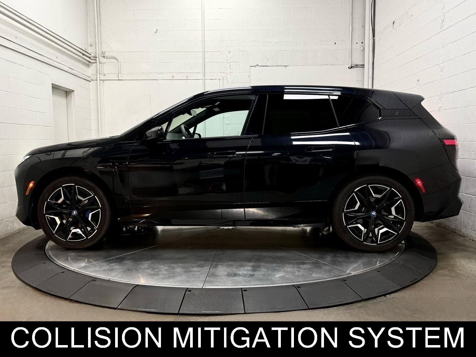 Used 2024 BMW iX xDrive50 w/ Sport Package AWD/4WD image 6