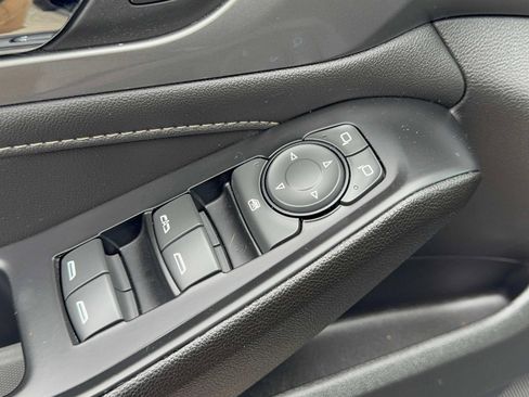 Used 2023 Chevrolet Traverse LT w/ Midnight/Sport Edition image 19