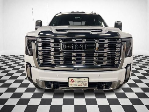 New 2026 GMC Sierra 3500 Denali w/ Denali Reserve Package image 3