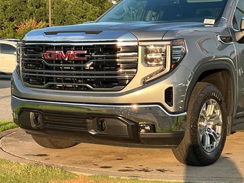 Used 2023 GMC Sierra 1500 SLT w/ SLT Convenience Package AWD/4WD image 10
