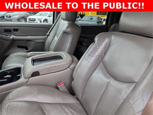 Used 2004 Chevrolet Suburban LT w/ Preferred Equipment Group image 12