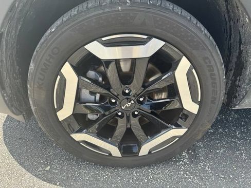 Used 2025 Kia Telluride S FWD image 7