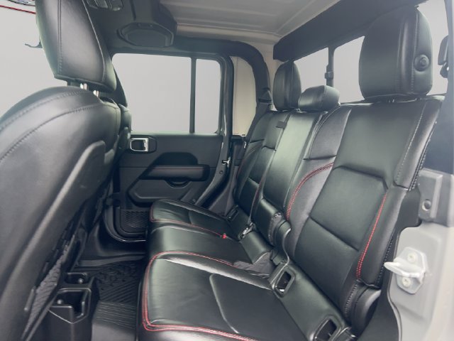 Used 2022 Jeep Gladiator Rubicon w/ Cold Weather Group AWD/4WD image 18