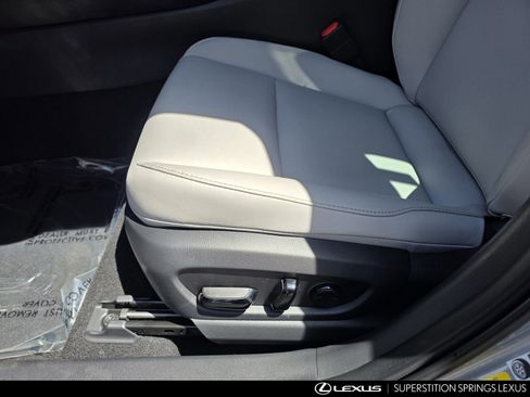 New 2026 Lexus UX 300h FWD image 15