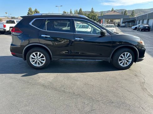 Used 2020 Nissan Rogue SV AWD/4WD image 3