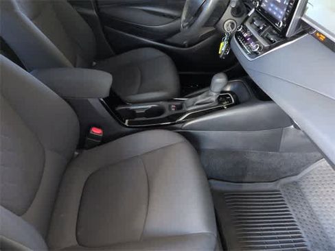 Used 2022 Toyota Corolla LE image 22
