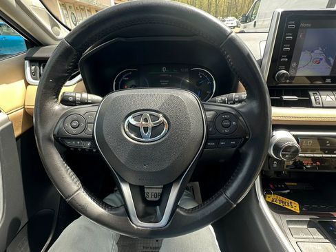 Used 2019 Toyota RAV4 Limited AWD/4WD image 11