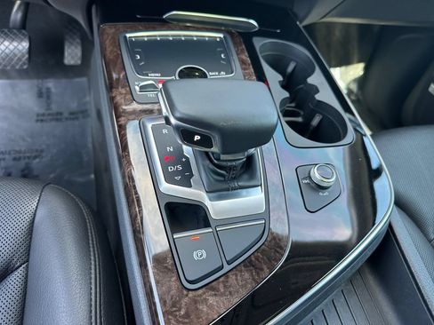 Used 2019 Audi Q7 3.0T Prestige w/ Prestige Package AWD/4WD image 27