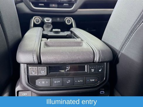 Used 2024 Toyota Grand Highlander Platinum image 31