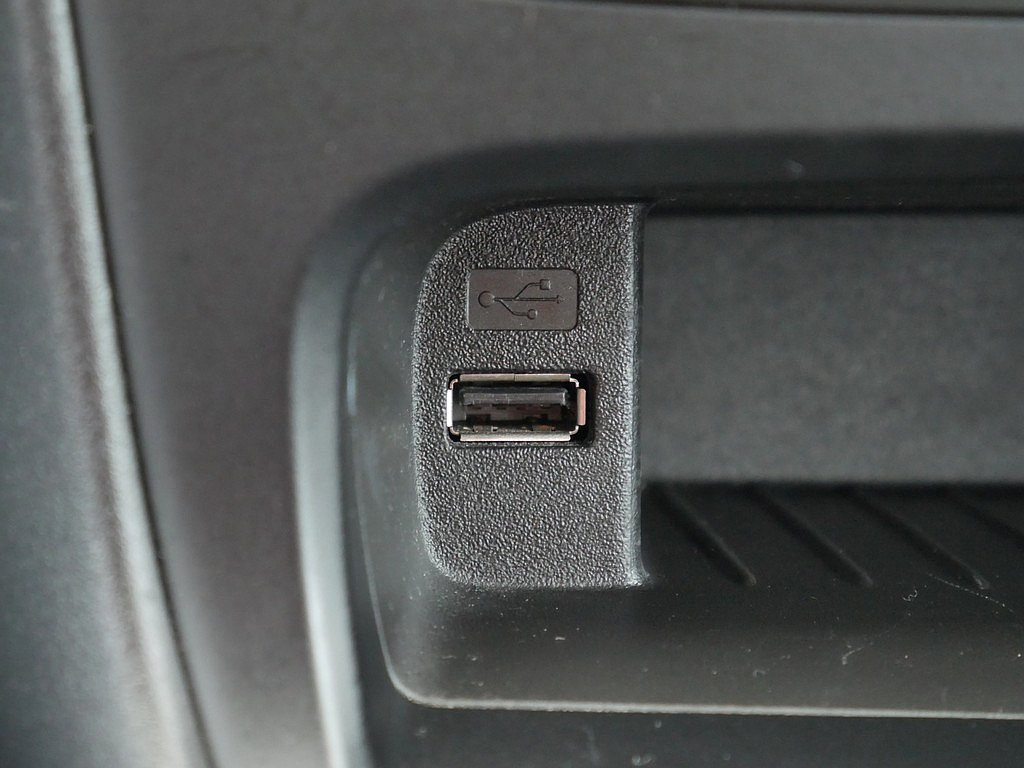 Used 2016 Ford Focus SE w/ SE Cold Weather Package FWD image 40