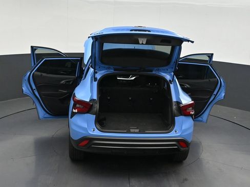 Used 2024 Chevrolet Trax RS FWD image 35