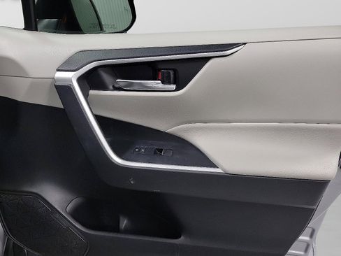 Certified 2021 Toyota RAV4 XLE Premium image 20