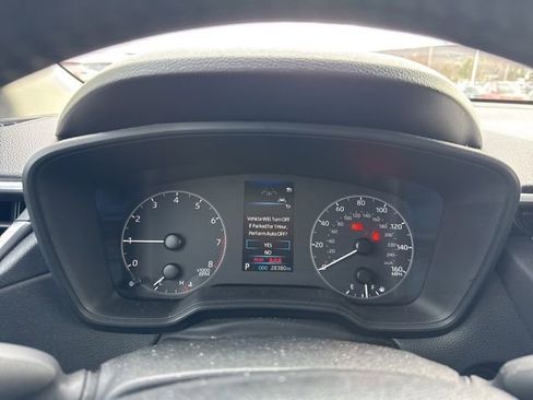 Used 2024 Toyota Corolla Cross LE image 12