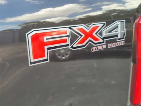 New 2025 Ford F250 Lariat w/ Chrome Package image 8