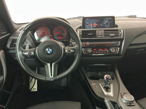 Used 2017 BMW M2 image 9