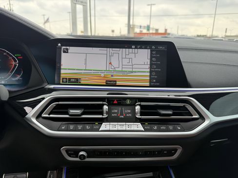 Used 2022 BMW X7 xDrive40i w/ M Sport Package image 23