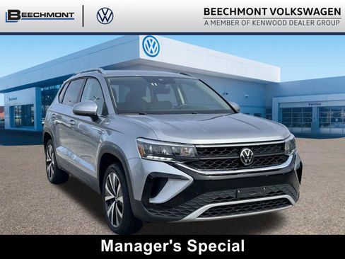 Used 2024 Volkswagen Taos SE FWD image 1