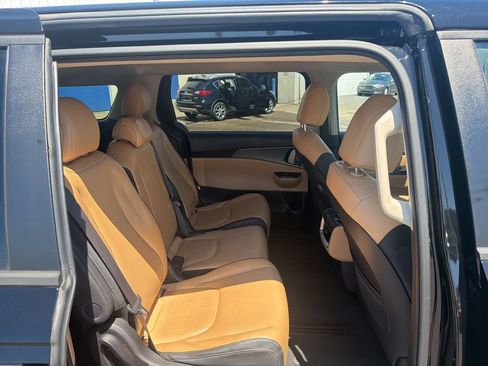 Used 2024 Kia Carnival LX FWD image 46