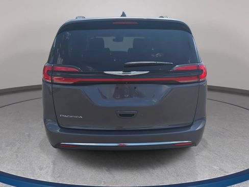 Used 2022 Chrysler Pacifica Touring-L FWD image 6