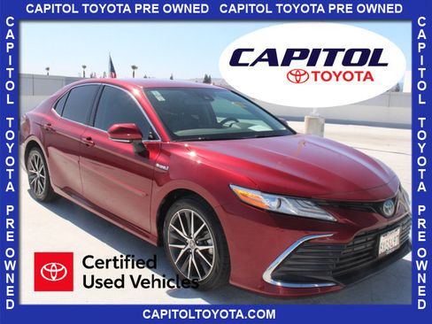 Certified 2021 Toyota Camry XLE FWD image 1