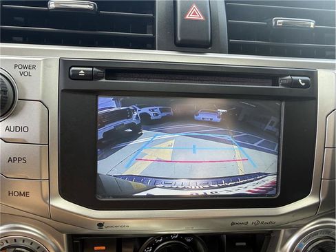 Used 2018 Toyota 4Runner SR5 Premium AWD/4WD image 32