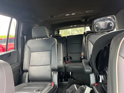 Used 2025 GMC Yukon XL Elevation RWD image 4