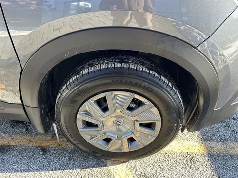 Used 2025 Nissan Kicks S image 13