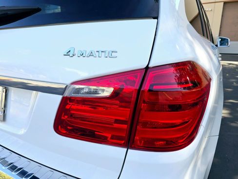 Used 2015 Mercedes-Benz GL 450 4MATIC w/ Lighting Package image 54