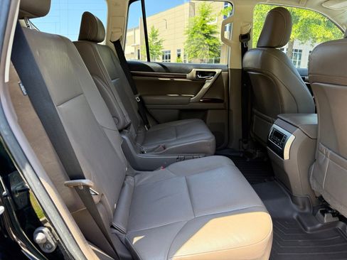 Used 2018 Lexus GX 460 Premium AWD/4WD image 40
