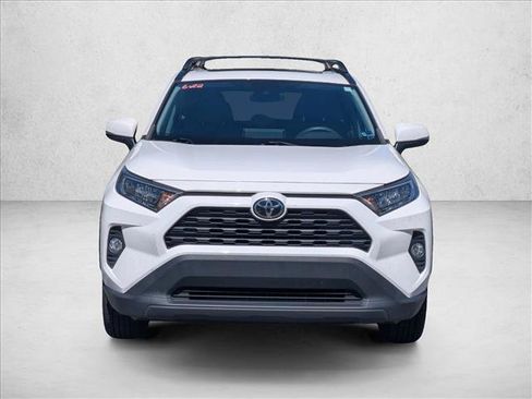 Used 2020 Toyota RAV4 XLE w/ Convenience Package FWD image 2