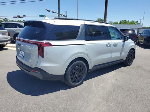 New 2026 Kia Carnival SX Prestige FWD image 4