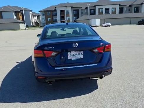 Used 2023 Nissan Altima 2.5 SR FWD image 6