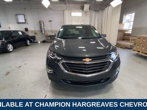 Used 2019 Chevrolet Equinox LS w/ LS Convenience Package FWD image 3